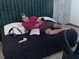 Freechat dyllan_cooper on Flirt4Free