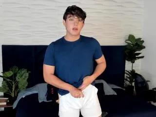 Freechat dyllan_cooper on Flirt4Free