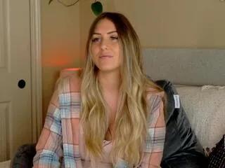 Offline emeree_lakes on Flirt4Free