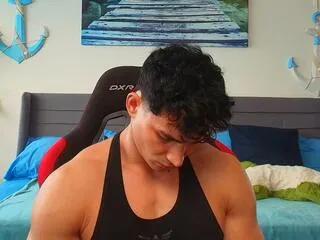 Offline emilio_reynolds on Flirt4Free