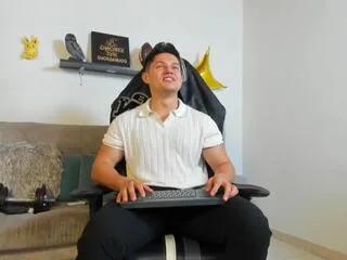 Offline erick_wallace on Flirt4Free