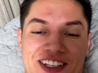 Offline erick_wallace on Flirt4Free