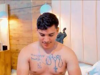 Offline esteban_morenoo on Flirt4Free