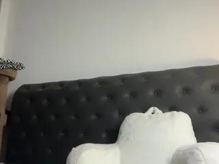 Freechat izzi on Flirt4Free