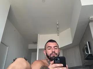 Freechat izzi on Flirt4Free