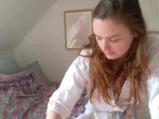 Freechat kiera_harris on Flirt4Free