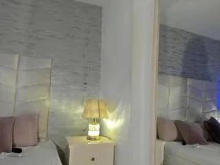 Offline leiza_thompson on Flirt4Free