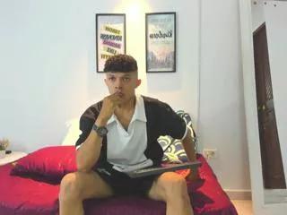 Offline lucas_luxx on Flirt4Free