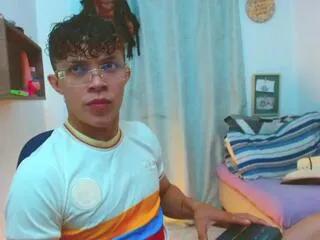 Offline lucas_luxx on Flirt4Free