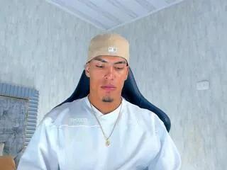 Offline max_mayers on Flirt4Free