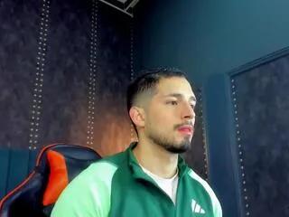 Freechat nick_moss on Flirt4Free