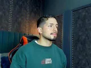 Freechat nick_moss on Flirt4Free