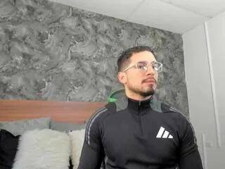Freechat nick_moss on Flirt4Free