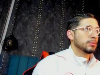 Freechat nick_moss on Flirt4Free