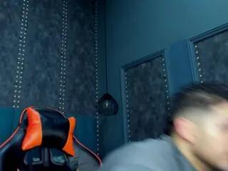 Freechat nick_moss on Flirt4Free