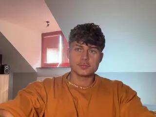 Freechat noah_sandler on Flirt4Free