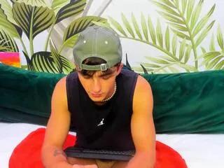 Offline pierce_bailey on Flirt4Free