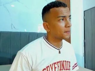 rafael_leonn on Flirt4Free 