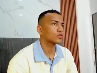 rafael_leonn on Flirt4Free 