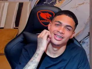 Offline riccie_pezzutti on Flirt4Free