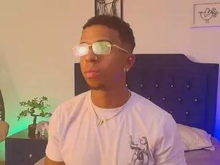 Offline romeo_kiing on Flirt4Free
