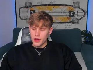 Freechat russ_madison on Flirt4Free