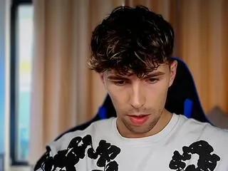 Offline simone_florenzi on Flirt4Free