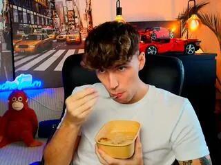 Offline simone_florenzi on Flirt4Free