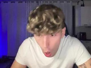 Offline simone_florenzi on Flirt4Free