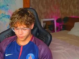 Offline spencer_roth on Flirt4Free