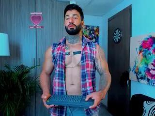 Freechat steban_bernal on Flirt4Free