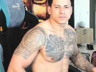 Offline titan_jones on Flirt4Free
