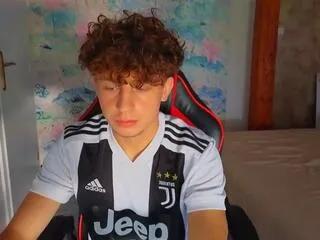 Offline valentin_martel on Flirt4Free