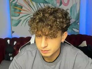 Offline valentin_martel on Flirt4Free