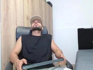 Offline walter_brownn on Flirt4Free