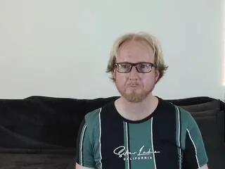 Offline xavii_day on Flirt4Free