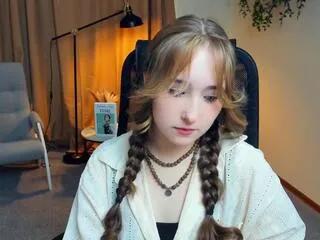 Freechat yolande_miggins on Flirt4Free