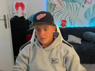 Freechat zeke_carter on Flirt4Free