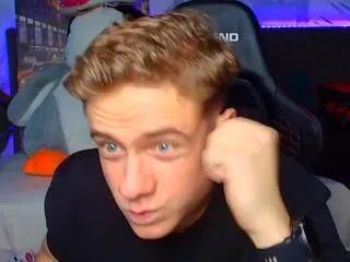 Freechat zeke_carter on Flirt4Free