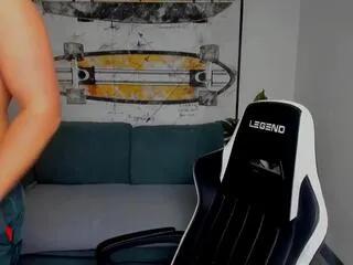 Freechat zeke_carter on Flirt4Free