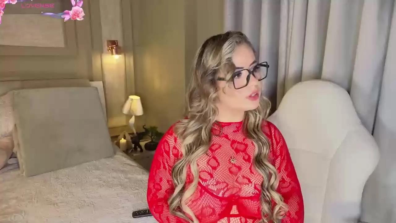 Offline PrettyAnie on Streamray