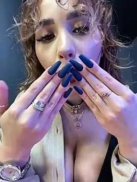 AllaScarlet on StripChat 