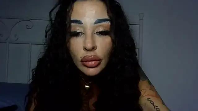 Freechat ASSERINAAA on StripChat