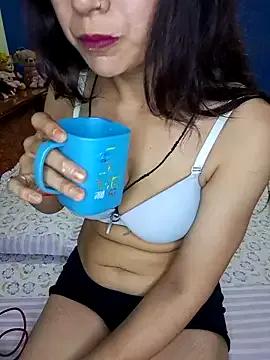 Freechat Cute-Zarina on StripChat