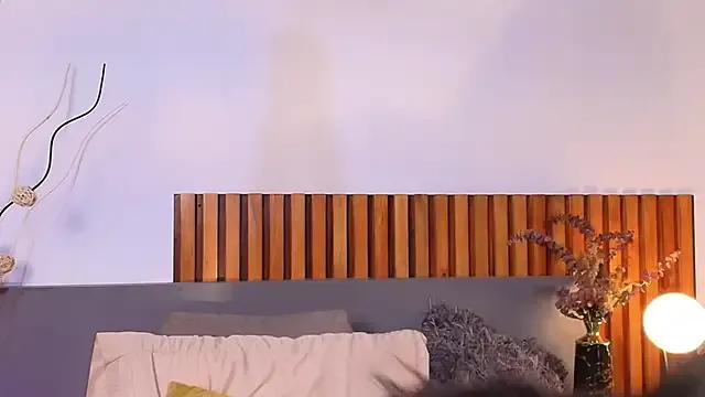 Freechat EmmaSaintt on StripChat