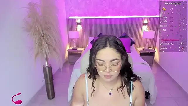 emmy_walker on StripChat 