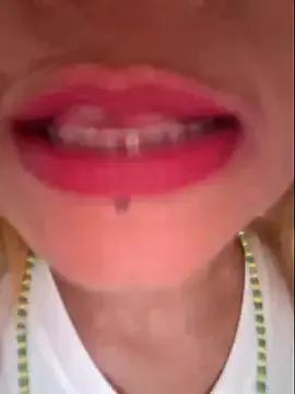 Private gatadeojosclaros on StripChat