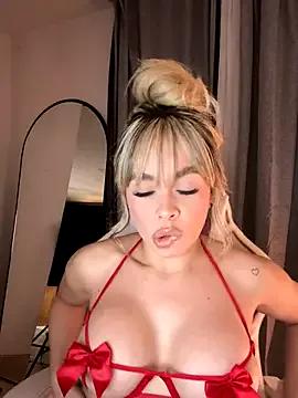 Holli_woul on StripChat 