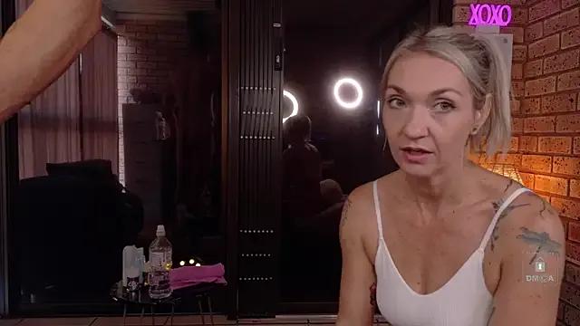 Freechat MissLMrJ on StripChat