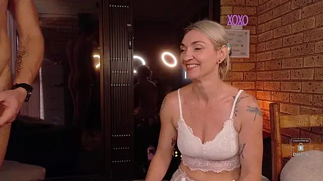 Freechat MissLMrJ on StripChat